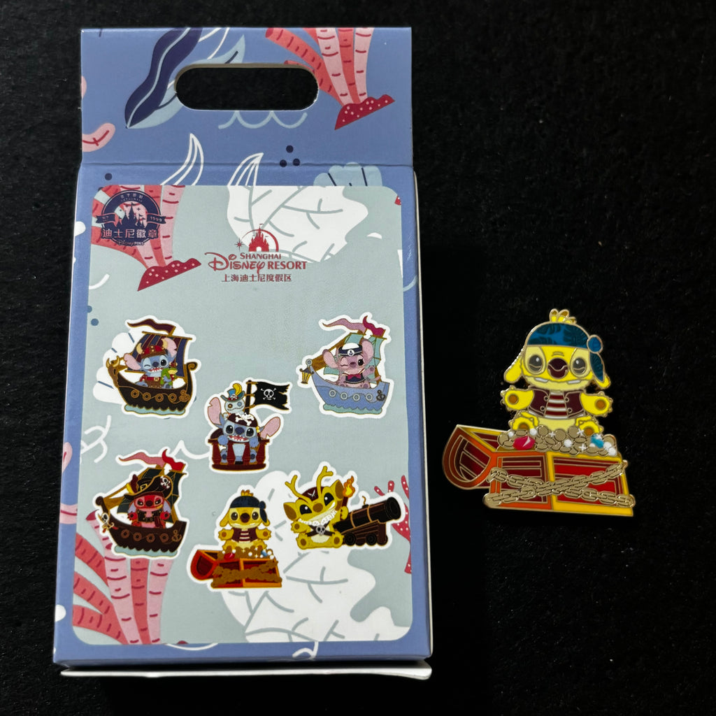 SHDL – Stitch & Cousins Pirate Mystery Pin Blind Box | 2026 Shanghai | 1 Random Pin