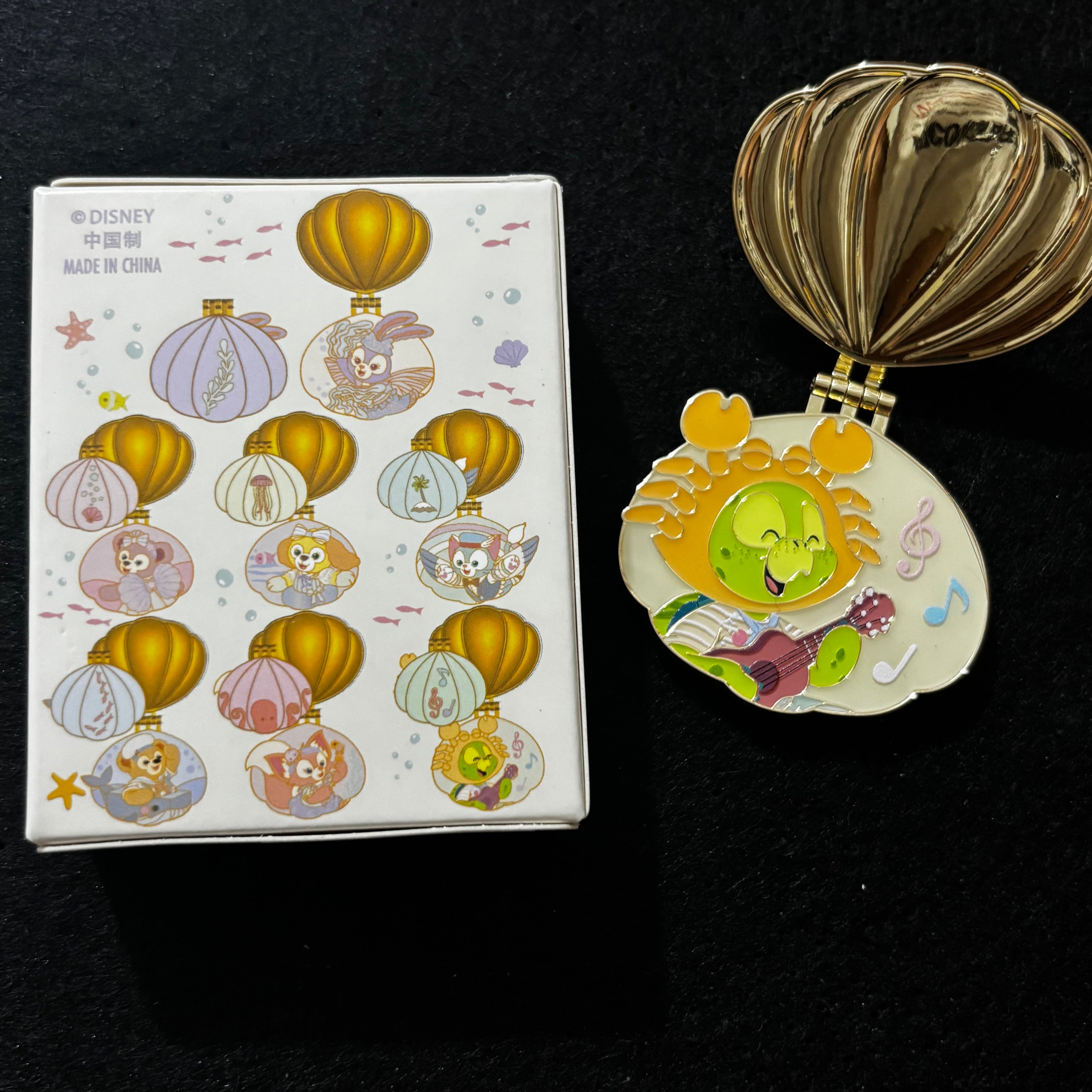 SHDL – Duffy & Friends Summer Seashell Hinged Mystery Pin Blind Box | 1 Random Pin