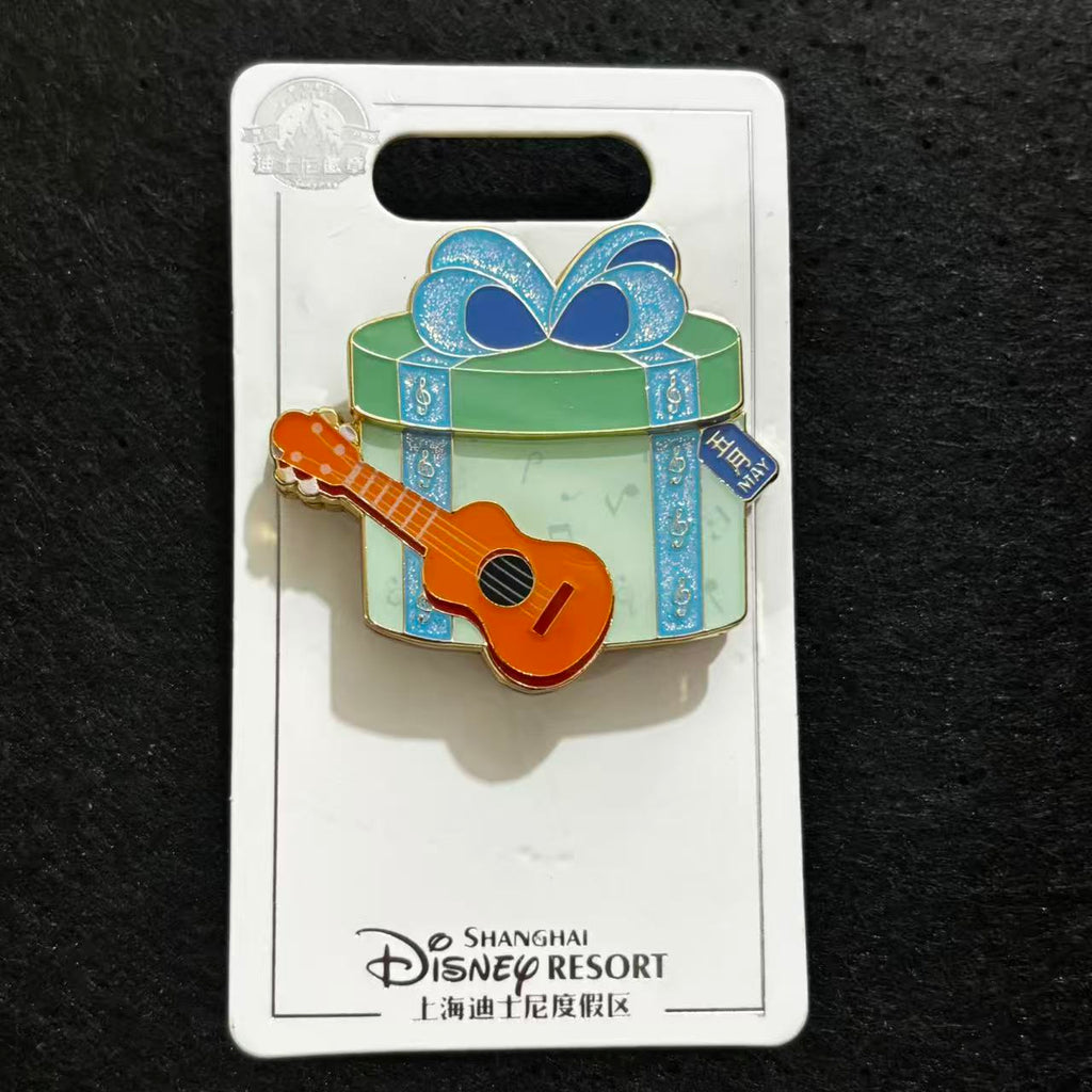 SHDL - Duffy and Friends May Birthday Gift Box Hinged Pin | Olu Mel