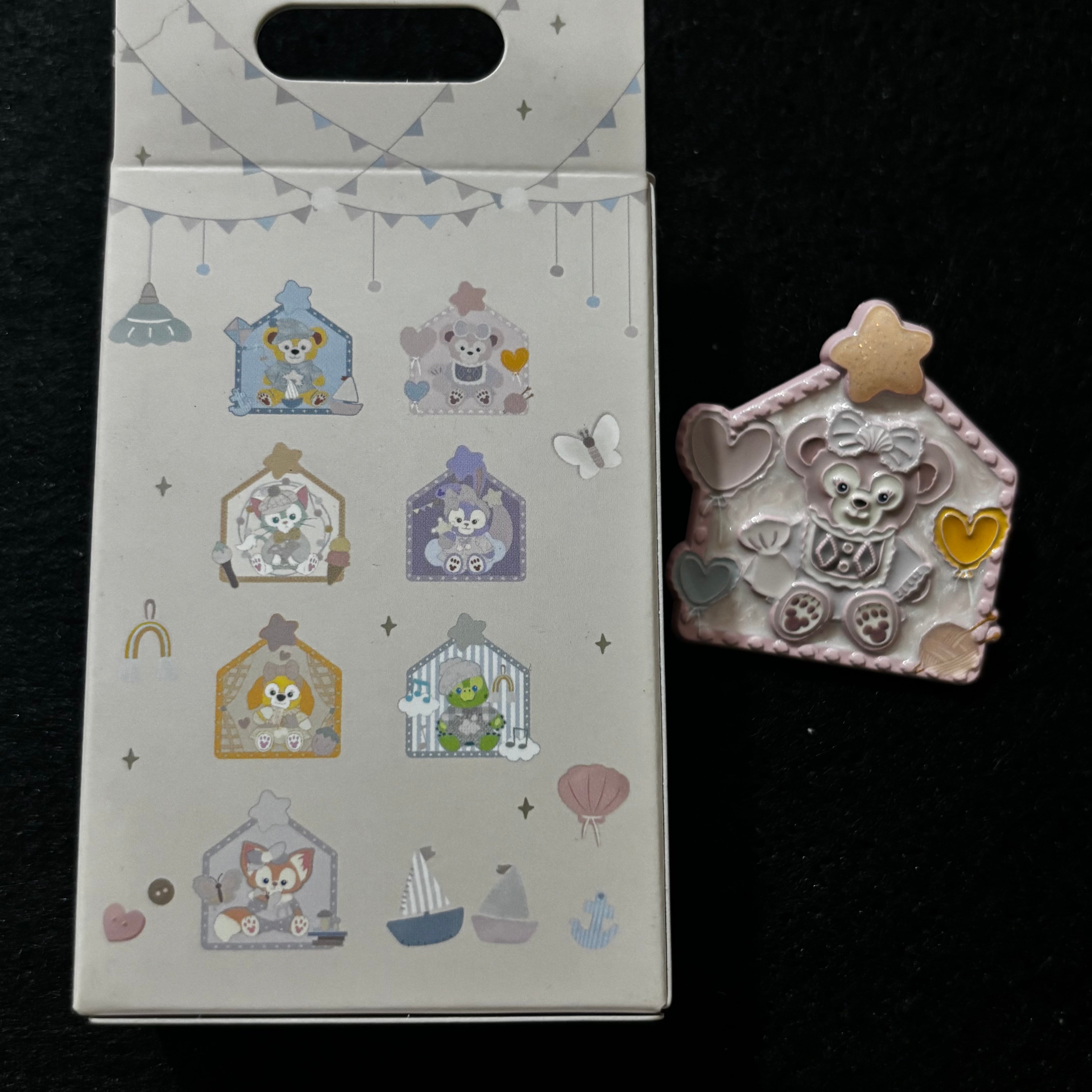 SHDL – Duffy & Friends Little Companions Mystery Pin Blind Box | 2025 Shanghai | 1 Random Pin