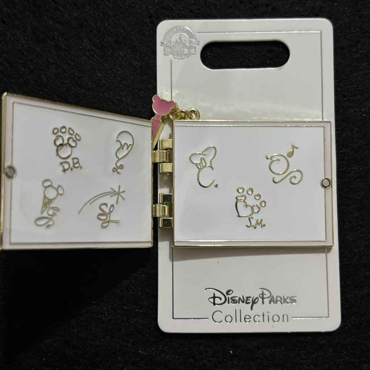 SHDL - Duffy and Friends Hinged Sketchbook Wand Dangle Pin | Shanghai Resort Exclusive