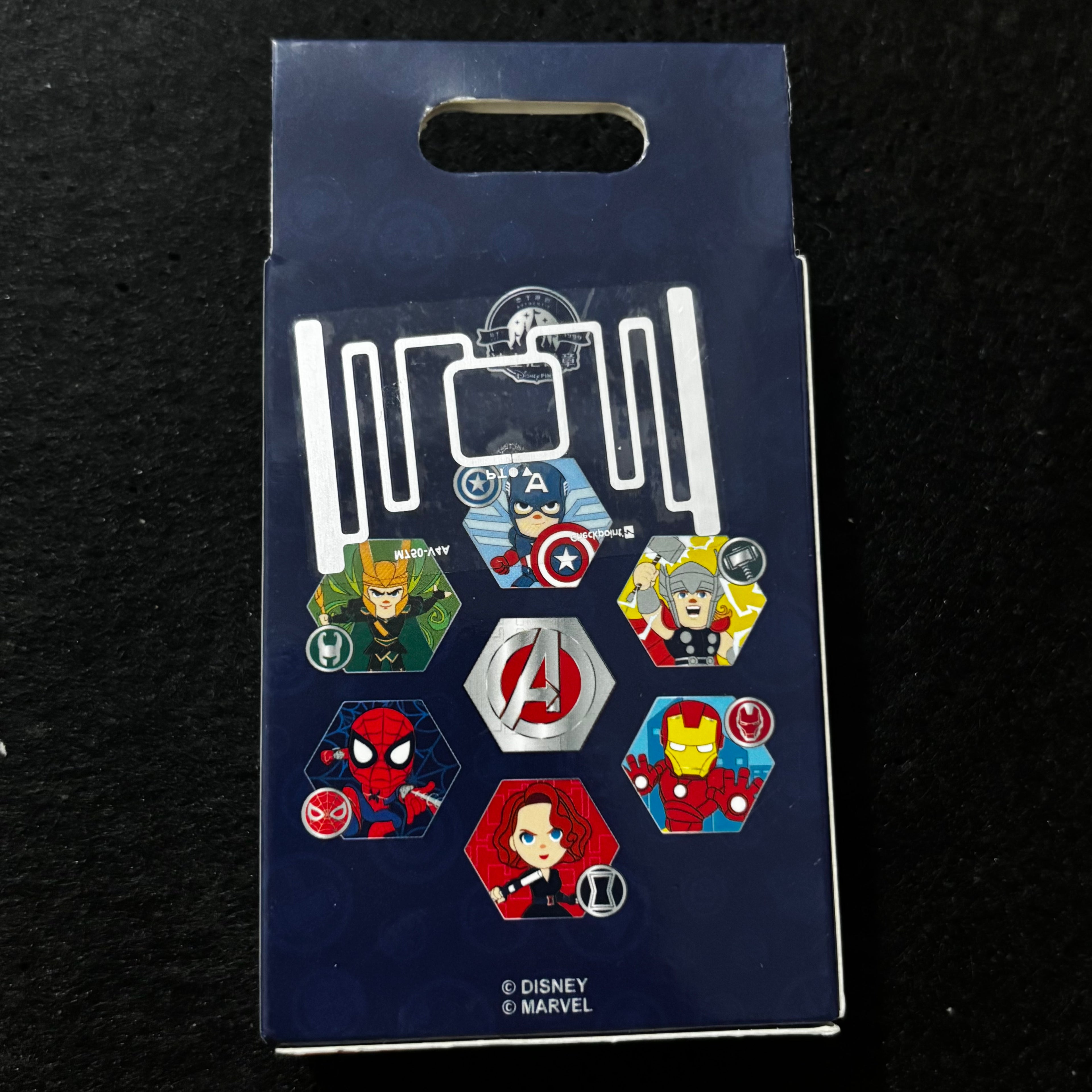 SHDL – Marvel Avengers Chibi Hexagon Mystery Pin Blind Box | 2026 Shanghai | 7-Pin Collection | 1 Random Pin